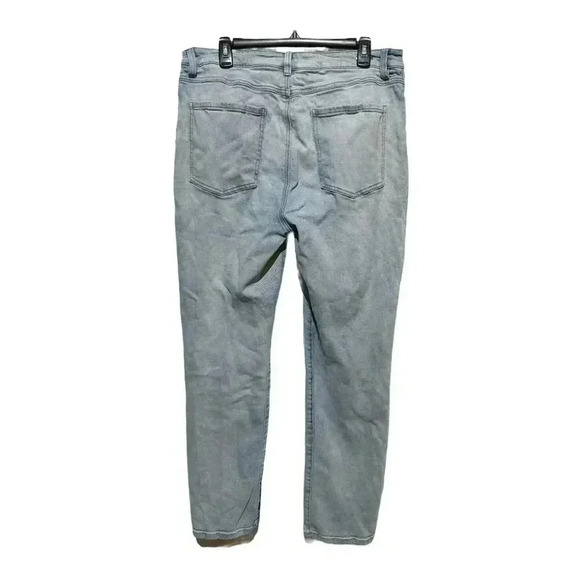 Cabi Women's 14 Light Wash Blue Skinny‎  Straight Jeans 31" Inseam Minimalist - Picture 3 of 8